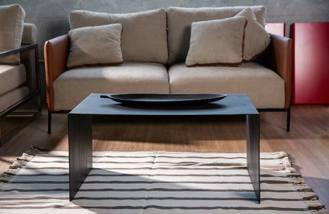 Strukt – Minimal Table