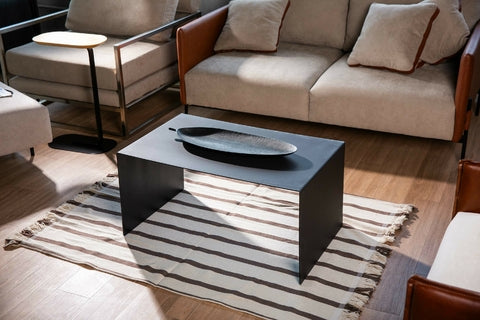 Strukt – Minimal Table